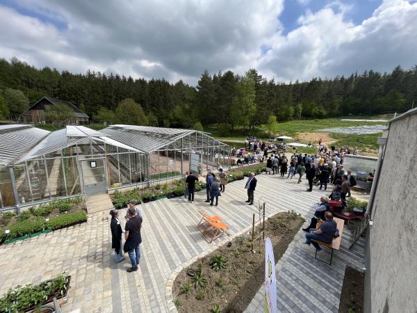 VinziRast am Land Pflasterfläche