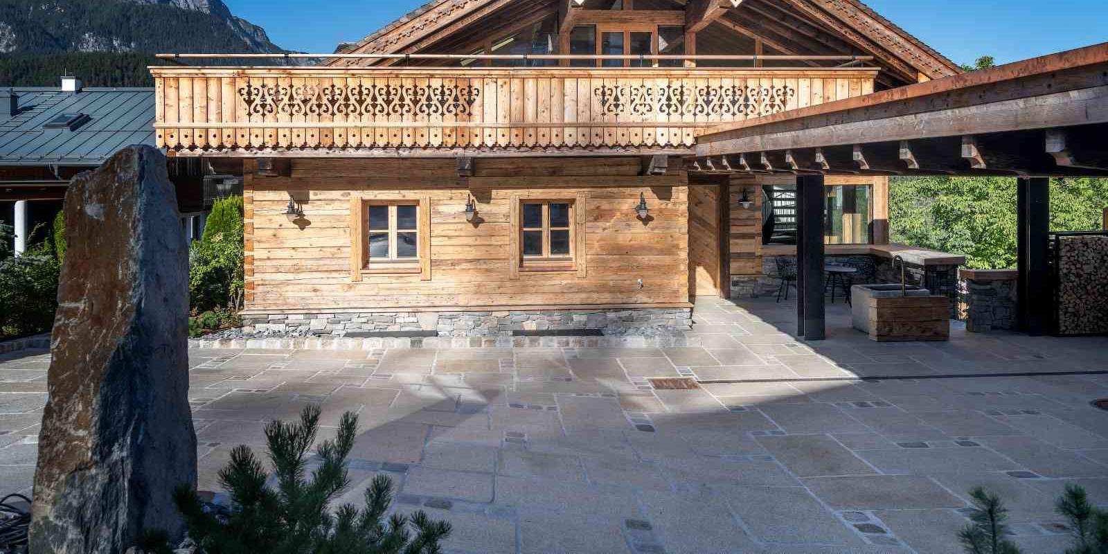 5Pflasteradler ZWODREIUNDZWANZIG Wettbewerb 2. Platz Wohnhaus im Pinzgau Pflasterbau Eder